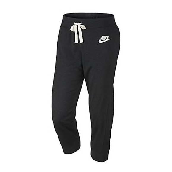 women's nike capri joggers